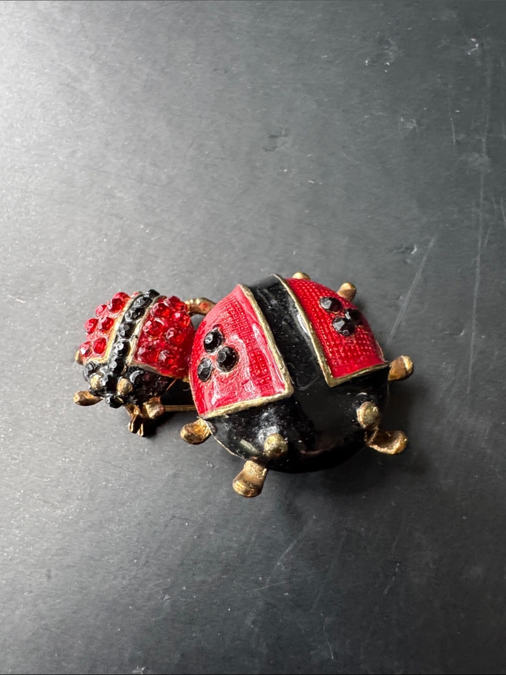 Red and Black Ladybug Brooch Pin – Gold Tone